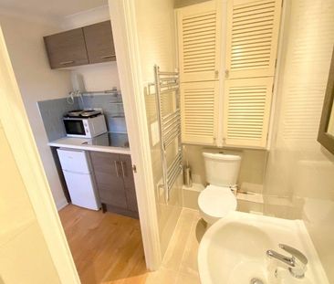 Bedsit, Canada Water Station, SE16 - Photo 4