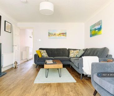 1 bedroom in a house share to rent - Photo 3