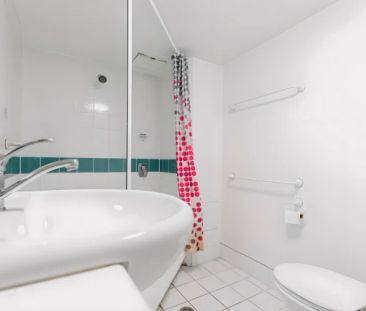 2 bed 2 bath-303-mater room - Photo 5