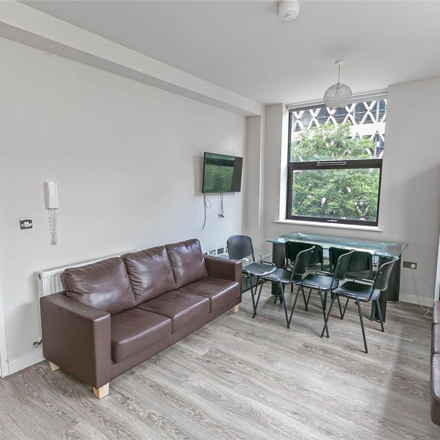 Crown House, - Photo 1