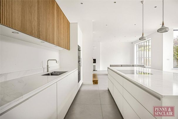 5 bedroom detached house to rent - Photo 1