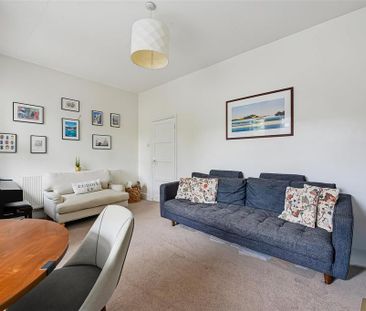 2 bedroom maisonette to rent - Photo 2