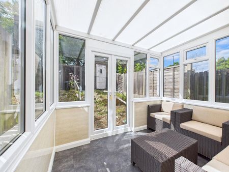 4 bedroom terraced house to rent - Photo 4