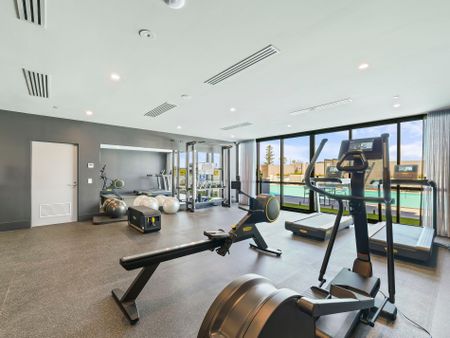 New Luxury Apartment - Photo 2