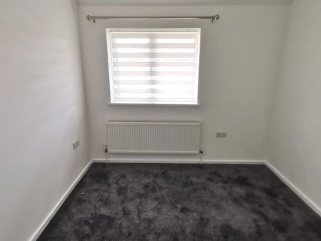 3 Bed Semi-Detached House, Brinsley Close, NG8 - Photo 2