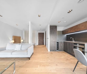 Studio Flat, Keybridge Tower, SW8 - Photo 3