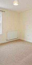 High Street, Sturry, CT2 0AX, Canterbury - Photo 1