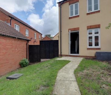 2 bedroom semi-detached house to rent - Photo 5