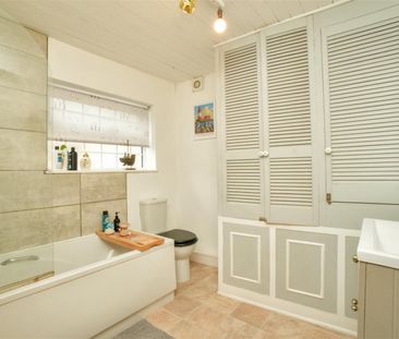 3 bedroom House To Let - Photo 3