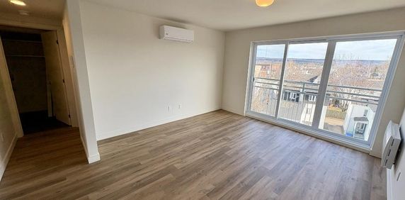 Logements 4 1/2 (libre immédiatement) et 5 1/2 (à partir du 1er juillet 2026) - immeuble récent au coeur de Montmagny - Photo 2