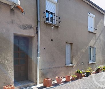 Location Appartement 3 pièces 60m² AIGUEPERSE 63260 - Photo 3