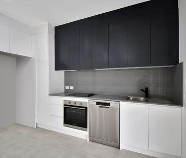 Designed with class and elegance! - Photo 4