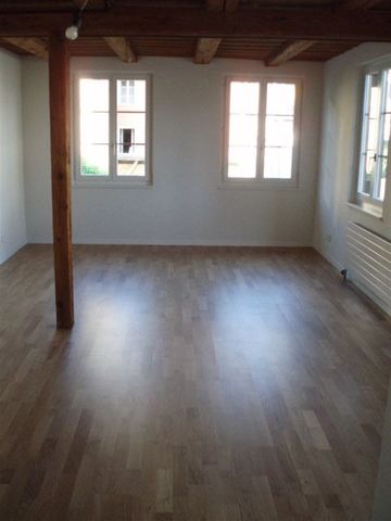 "Renovated old building apartment for young people in the center" - Photo 3