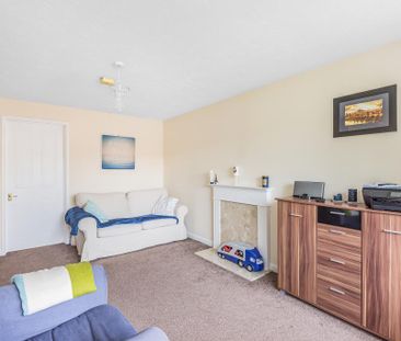 3 bedroom end of terrace house to rent - Photo 5