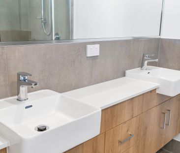 SIMPLY STUNNING! PRIVATE, MODERN & SPACIOUS DUPLEX WITH BUSHLAND BA... - Photo 2