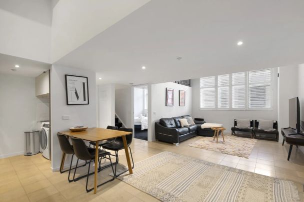 Loft-Style living with the best of the Paris-End on the doorstep - Photo 1