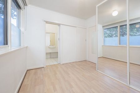 2/465 Brunswick Road, Brunswick West VIC 3055 - Photo 4