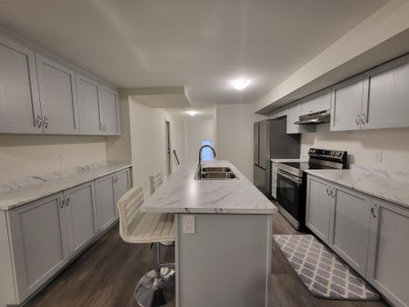 For Lease - 98 Wraggs Road Unit# Bsmt, Bradford West Gwillimbury, Ontario - Photo 4