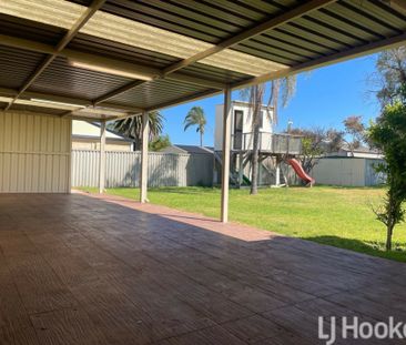 Great Location � Spacious Family Home Close to Everything! - Photo 1
