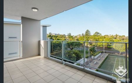 2 Bed 2 Bath Funished Apartments - Modern, spacious and close to all amenities! - Photo 3