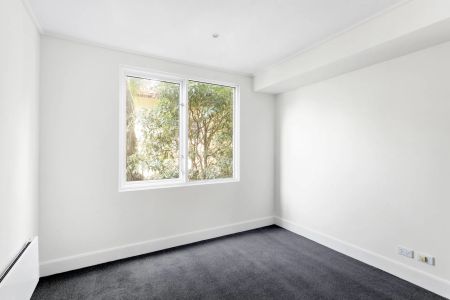 Beachside Bliss in the Heart of St Kilda - Photo 4