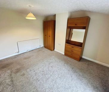 High Street, Sleaford, Great Hale - Photo 3