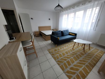 Location Appartement 1 pièce 27m² CAMBRAI 59400 - Photo 2