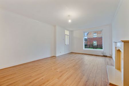 3 bed end of terrace house to rent in Oakford Avenue, Manchester, M40 - Photo 3