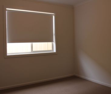 Modern 3 Bedroom Property in Paralowie - Photo 3