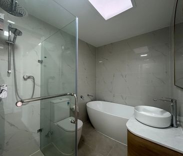 Renovated Villa in a Quiet Complex - Photo 4