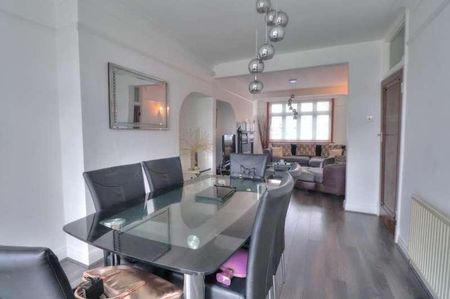 Langham Drive, Romford, RM6 - Photo 4