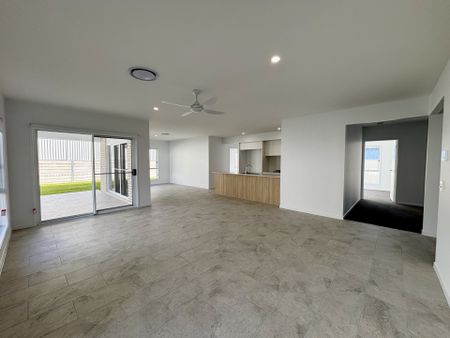 6 Turtle Rise, Bonville - Photo 2