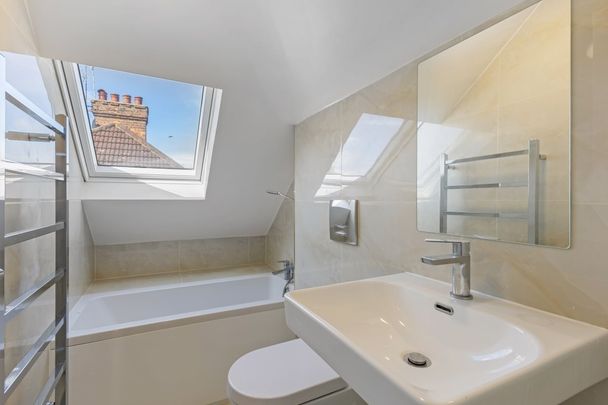 4 bedroom semi-detached house to rent - Photo 1