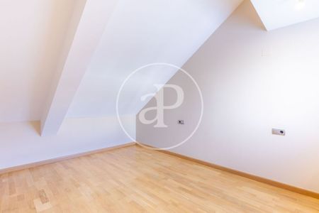 3 bedroom luxury penthouse for rent in Valencia, Spain - Photo 4