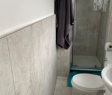 5 bedroom terraced house to rent - Photo 4