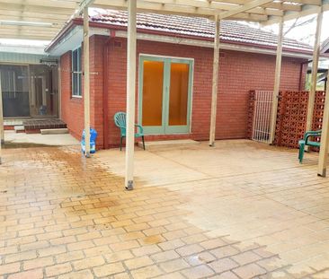 Wonderful Family Home!! - Photo 3