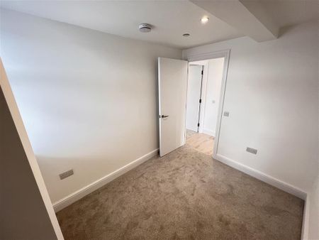 Sloane House, New Street, Aylesbury - Photo 4