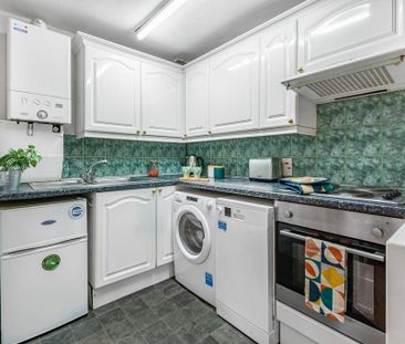 1 bedroom flat to rent - Photo 5