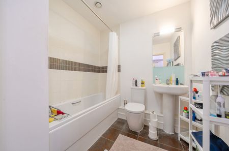 2 bedroom apartment to rent - Photo 5