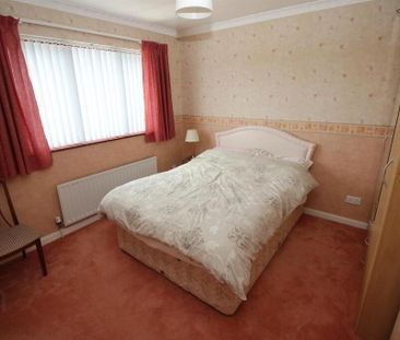 33 Ravelston Avenue, Carnmoney, Newtownabbey, BT36 6PF - Photo 2