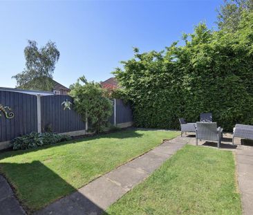 3 bedroom semi-detached bungalow to rent - Photo 4