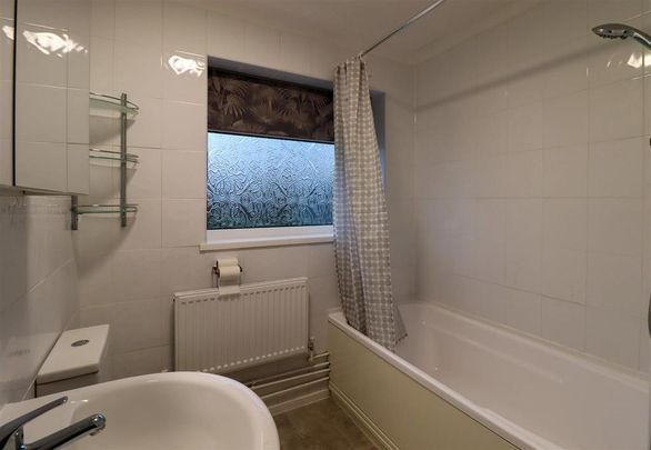 2 bedroom bungalow to rent - Photo 1