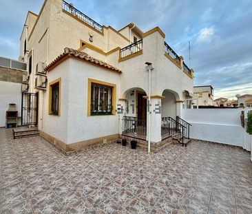 Alquiler de chalet adosado en Calle Lagunas de Ruidera - Photo 6