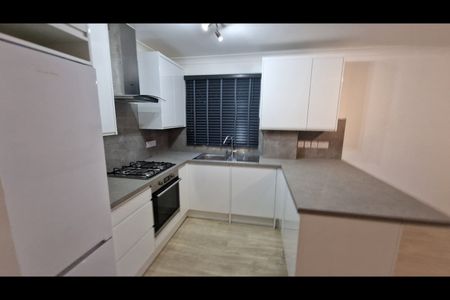 2 Bed Flat, Lundy Lane, RG30 - Photo 4
