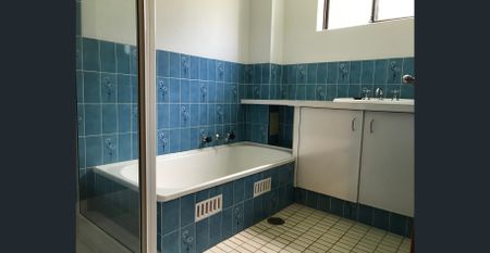 Neat & Tidy Two Bedroom Unit in North Tamworth - Photo 2