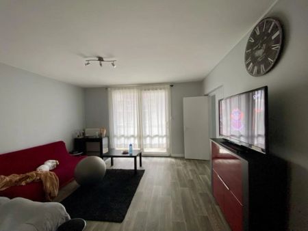 A AGEN, APPARTEMENT T4 MEUBLÉ AVEC PARKING EXTÉRIEUR ET TERR - Photo 3