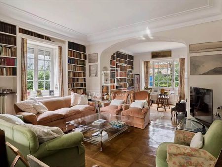 Aristocratic Villa with French Charm for Rent in San Sebastián - Foto 3