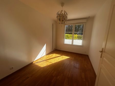 Location Appartement 4 pièces 94m² MARCQ EN BAROEUL 59700 - Photo 3