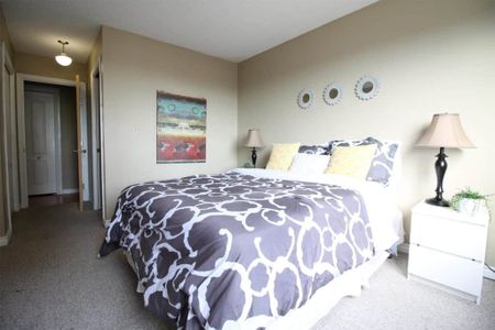 Edmonton Furnished Condo Rental in Downtown - Bright, Furnished Downtown Suite With Stunning Fitness and Social Center! - Photo 5