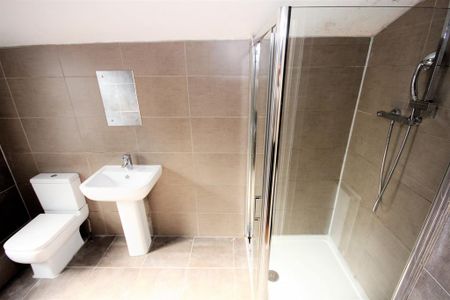 4 bedroom terraced house to rent - Photo 2